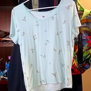 Junior t floral and trending!